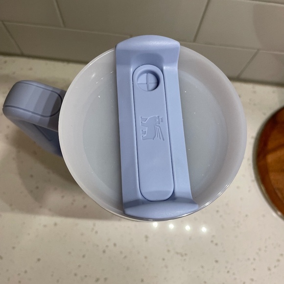 Stanley 30 oz Quencher H2.0 Flowstate Tumbler - Picture 4 of 5